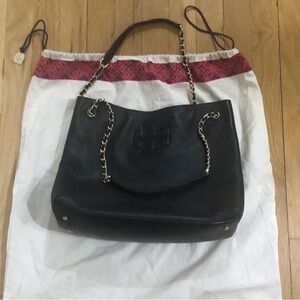 Never Used Black Tory Burch Thea Chain
Shoulder Slouchy Tote